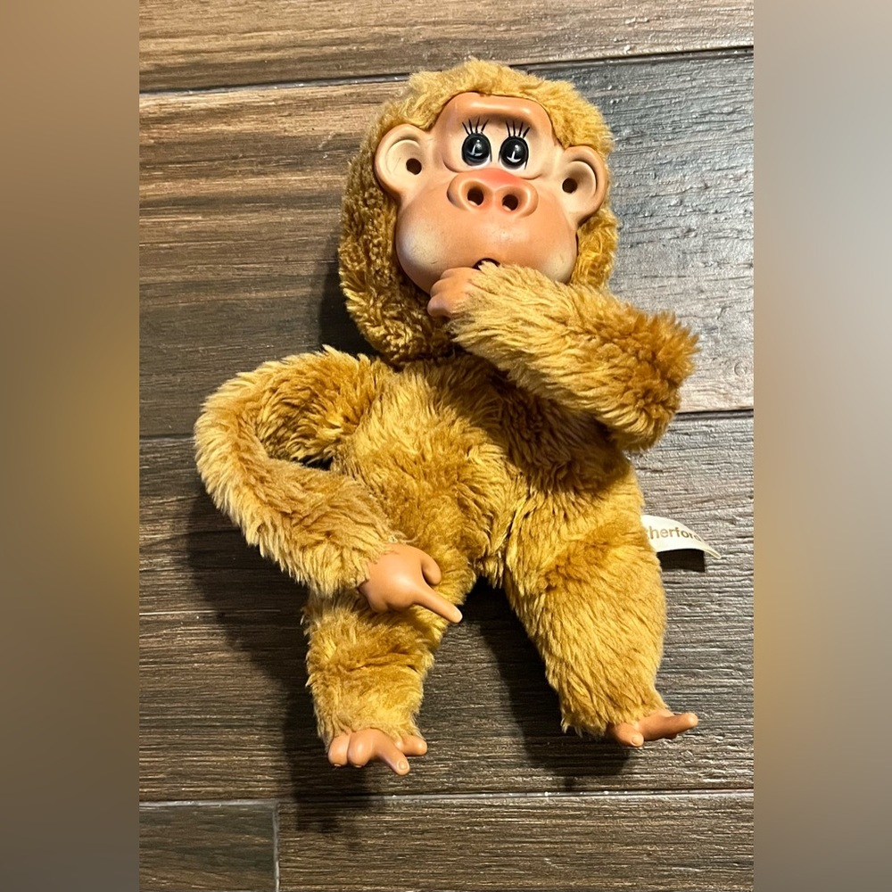 Vintage Russ Berrie & CO Rutherford III Thumb Sucking Plush Monkey‎